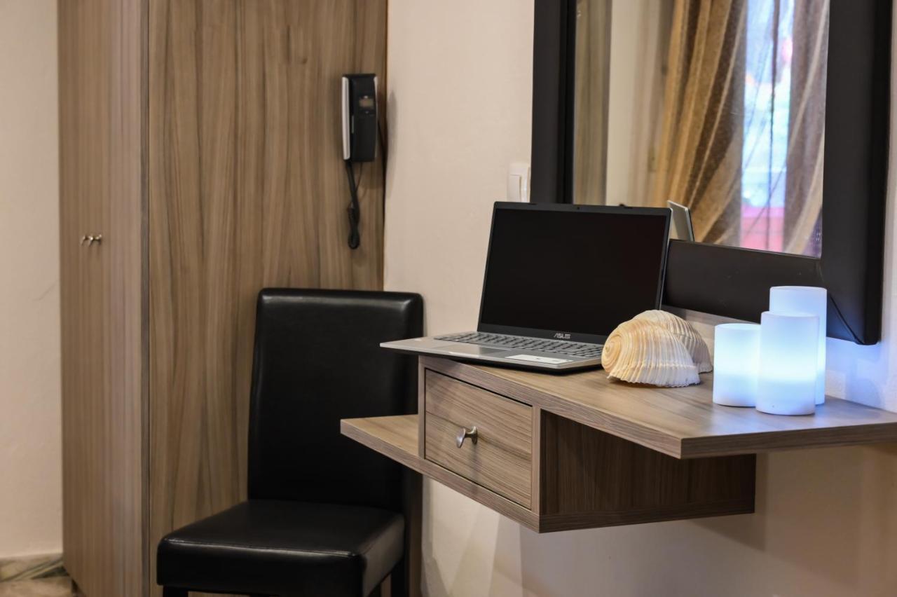 Hotel Kostas Olympiakí Aktí Ngoại thất bức ảnh