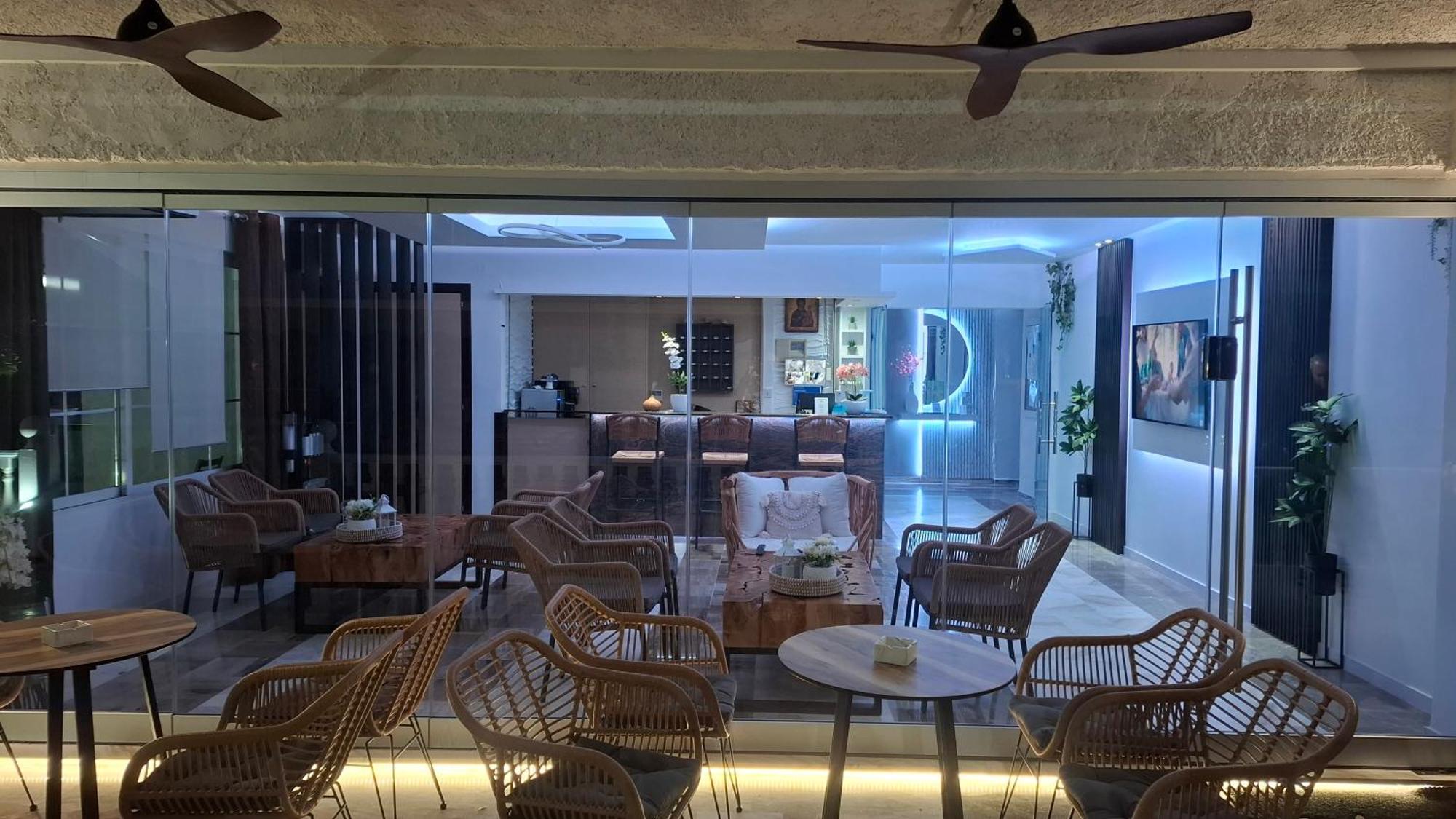 Hotel Kostas Olympiakí Aktí Ngoại thất bức ảnh
