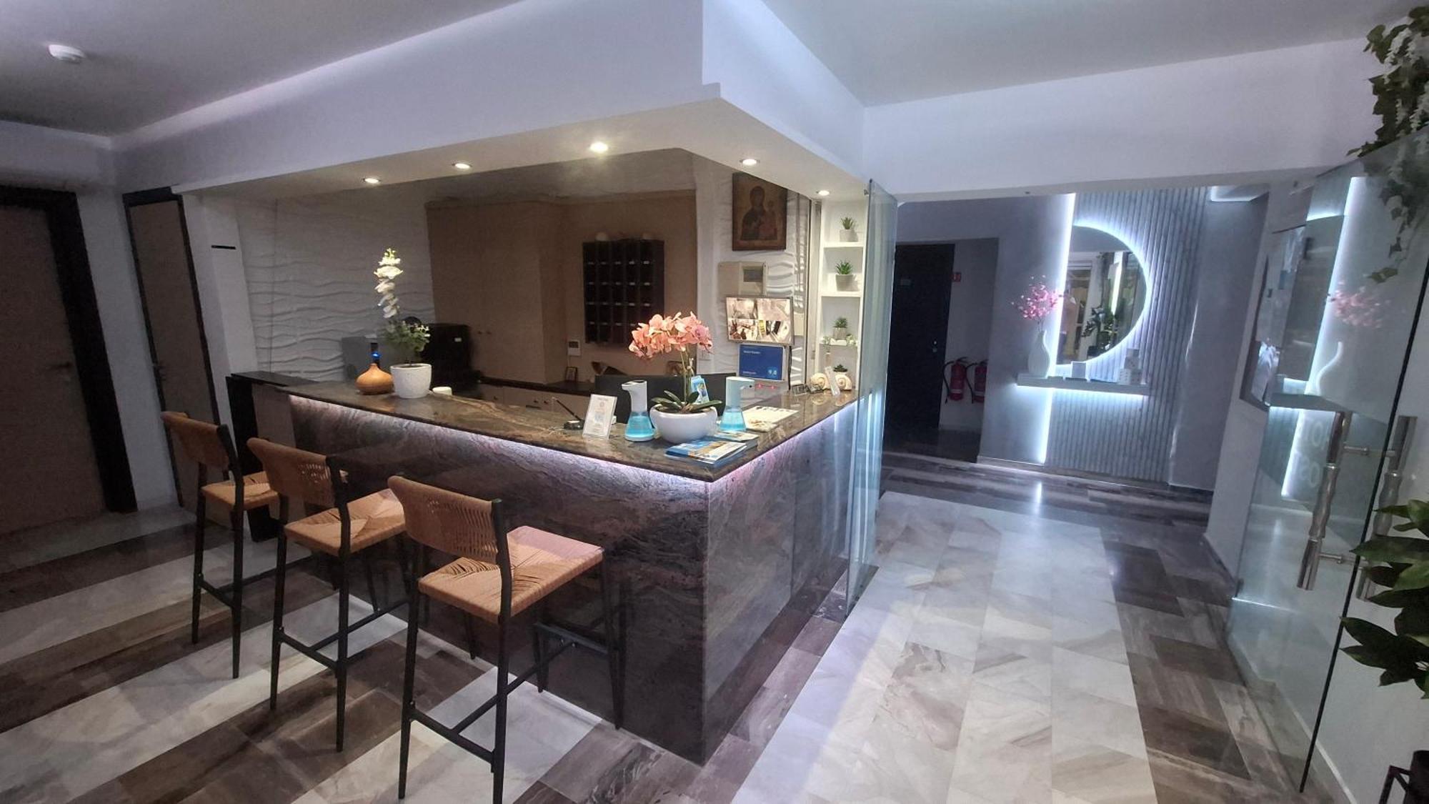 Hotel Kostas Olympiakí Aktí Ngoại thất bức ảnh