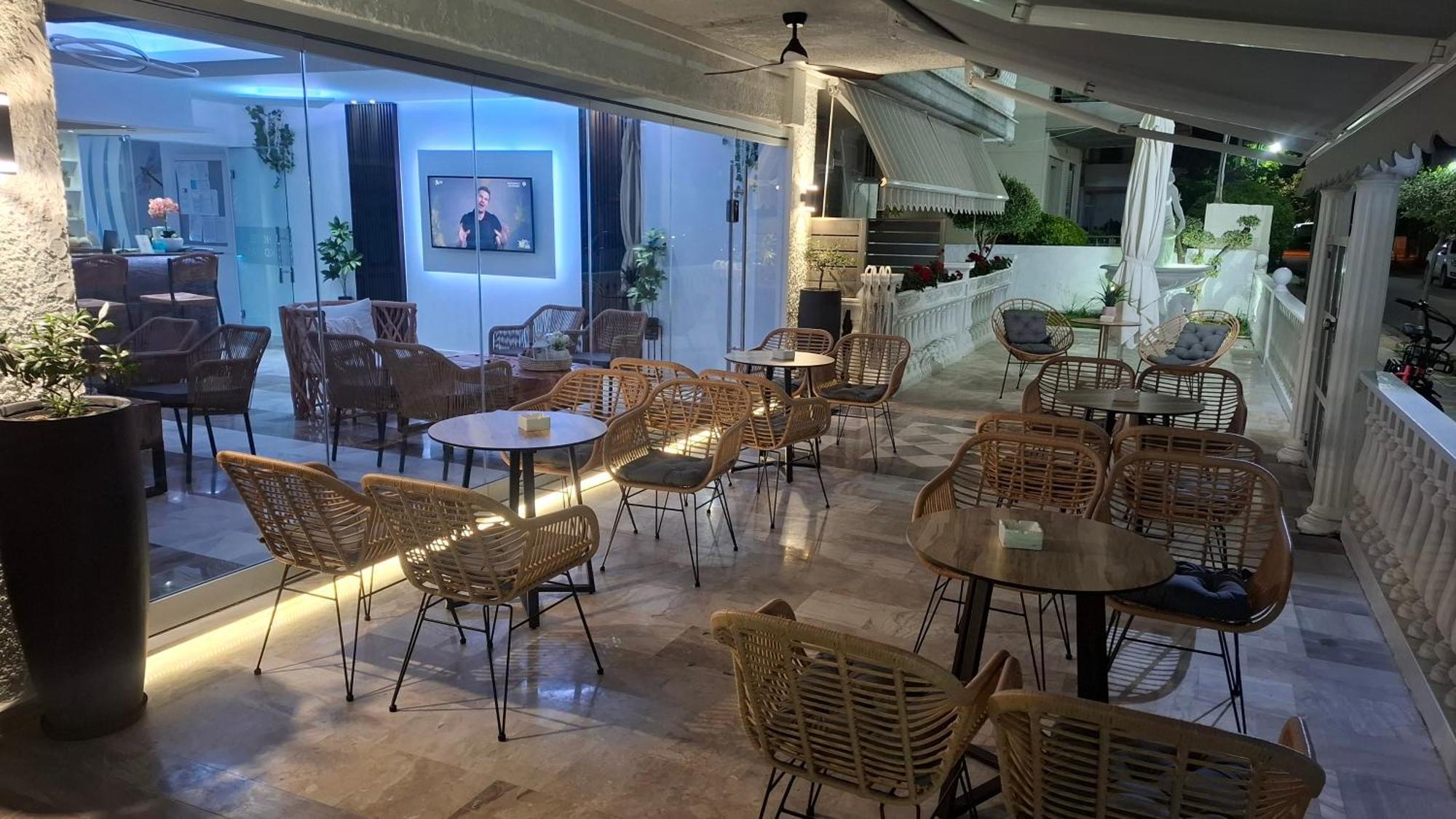 Hotel Kostas Olympiakí Aktí Ngoại thất bức ảnh
