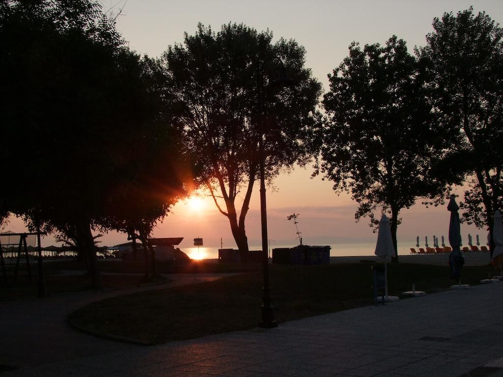 Hotel Kostas Olympiakí Aktí Ngoại thất bức ảnh